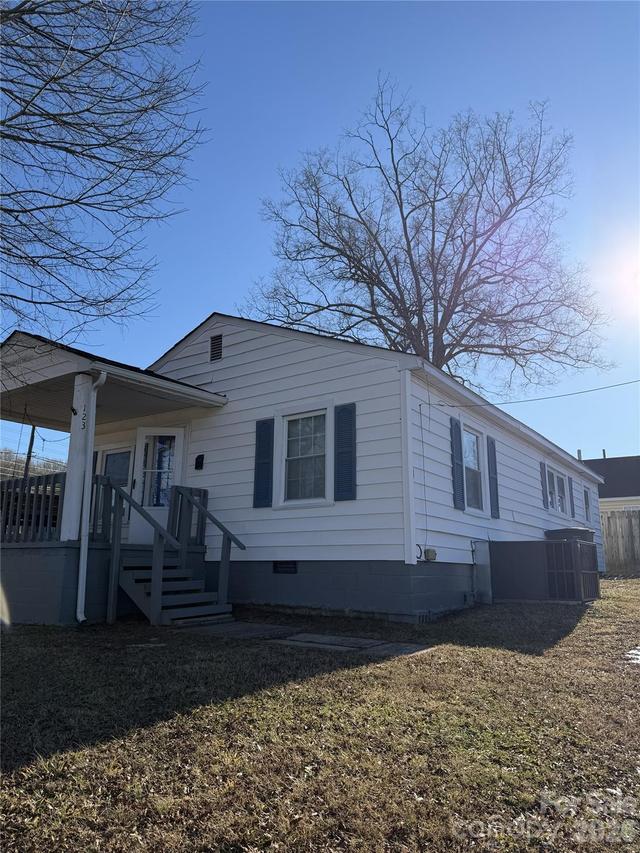 123 E Farmview St., Gastonia, NC 28054