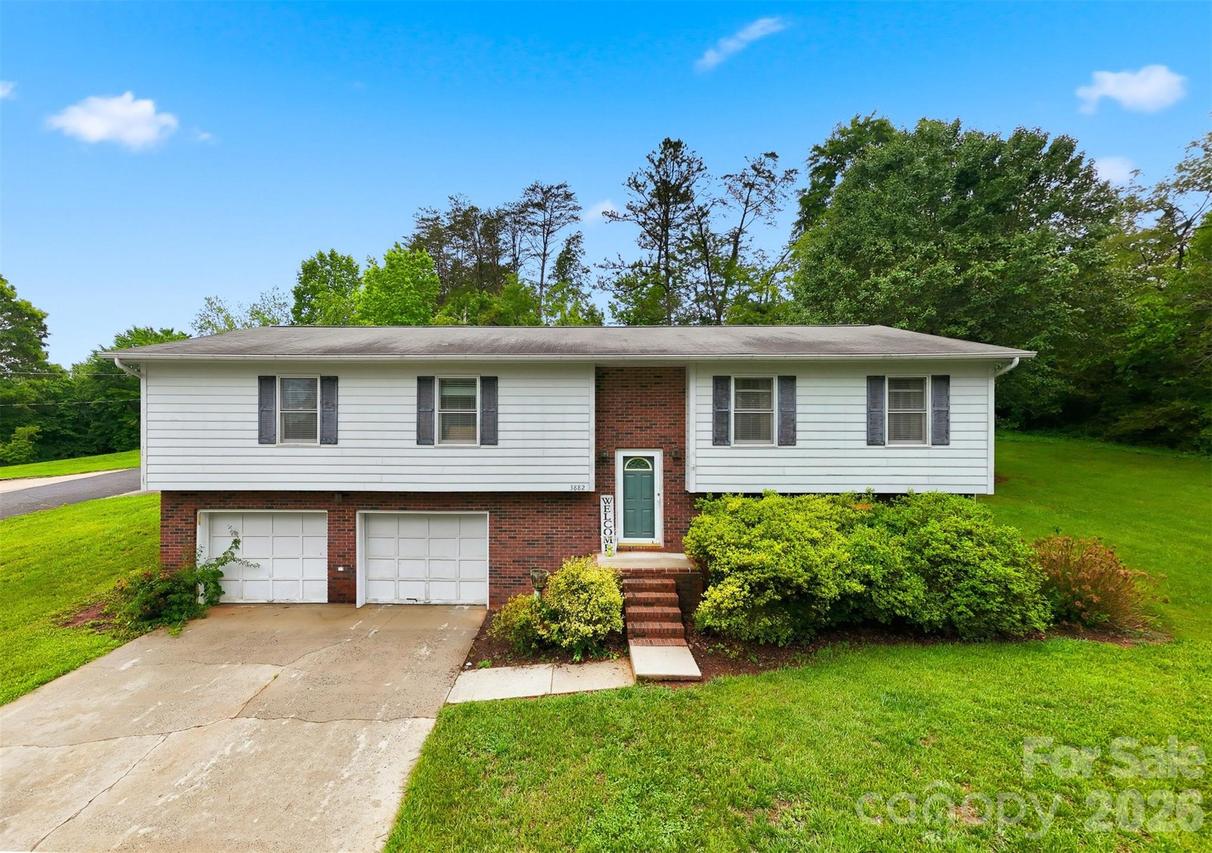 3882 Shadowood Dr., Morganton, NC 28655