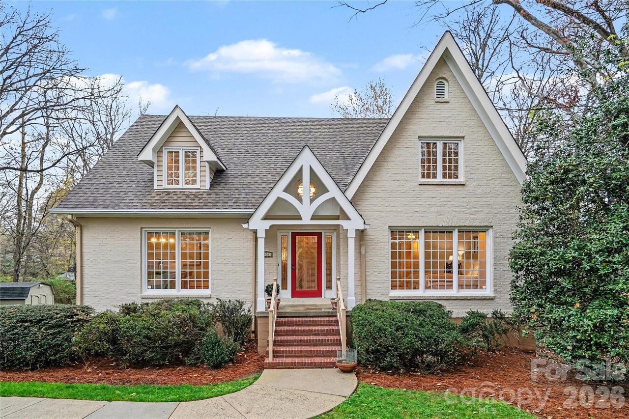 901 Shady Bluff Dr., Charlotte, NC 28211