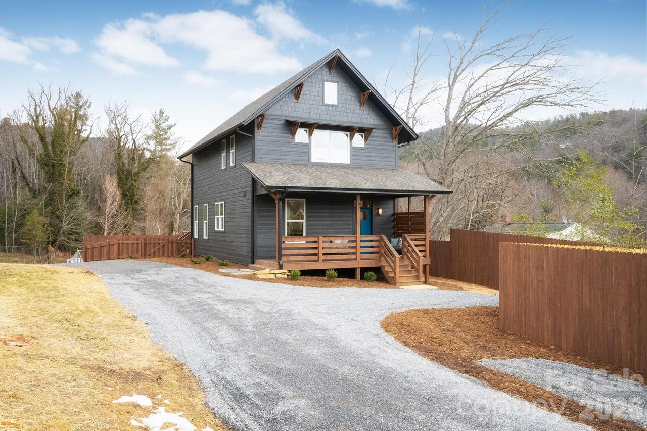 207 Ferrell Ln., Black Mountain, NC 28711