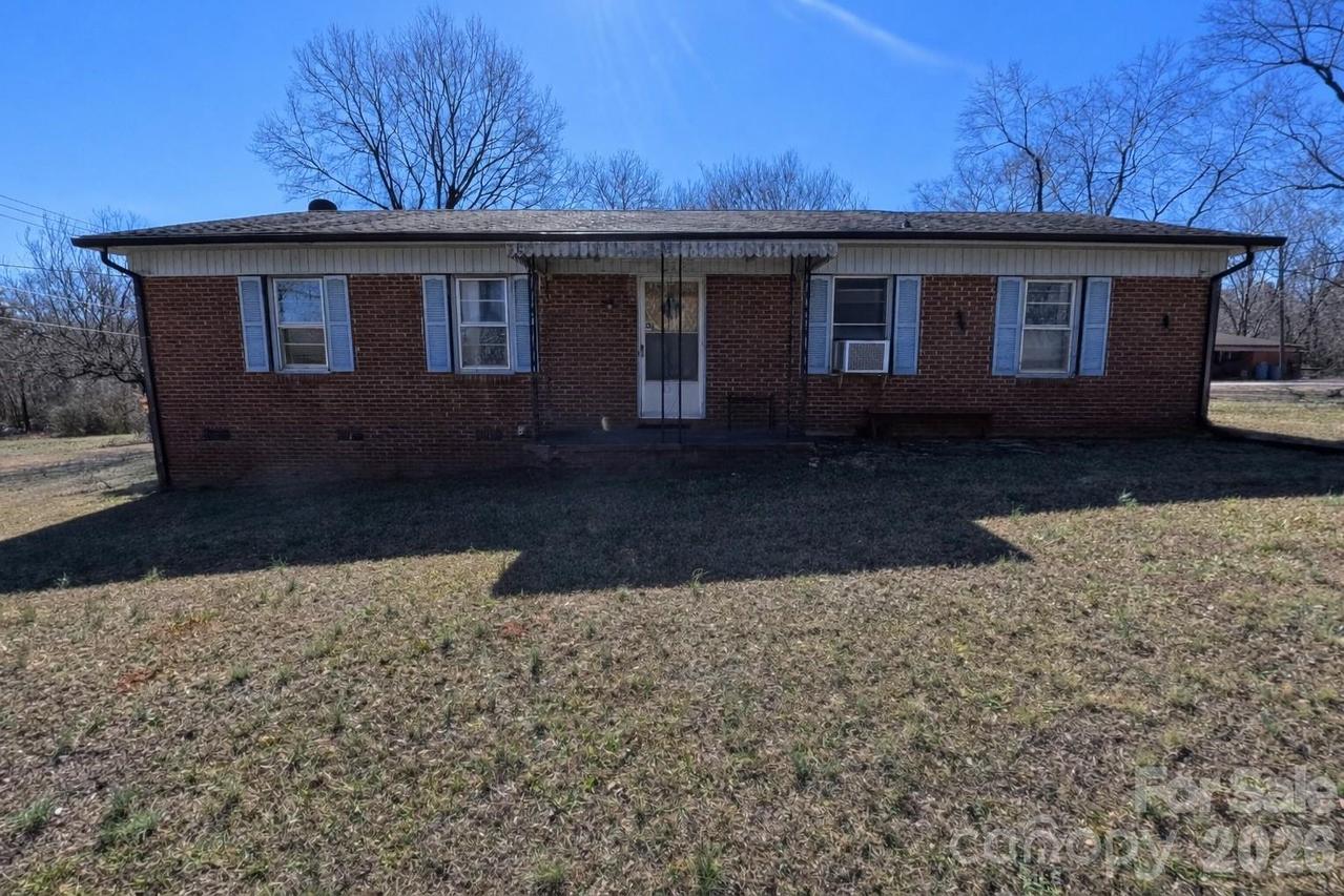 2410 Harris Henrietta Rd., Mooresboro, NC 28114