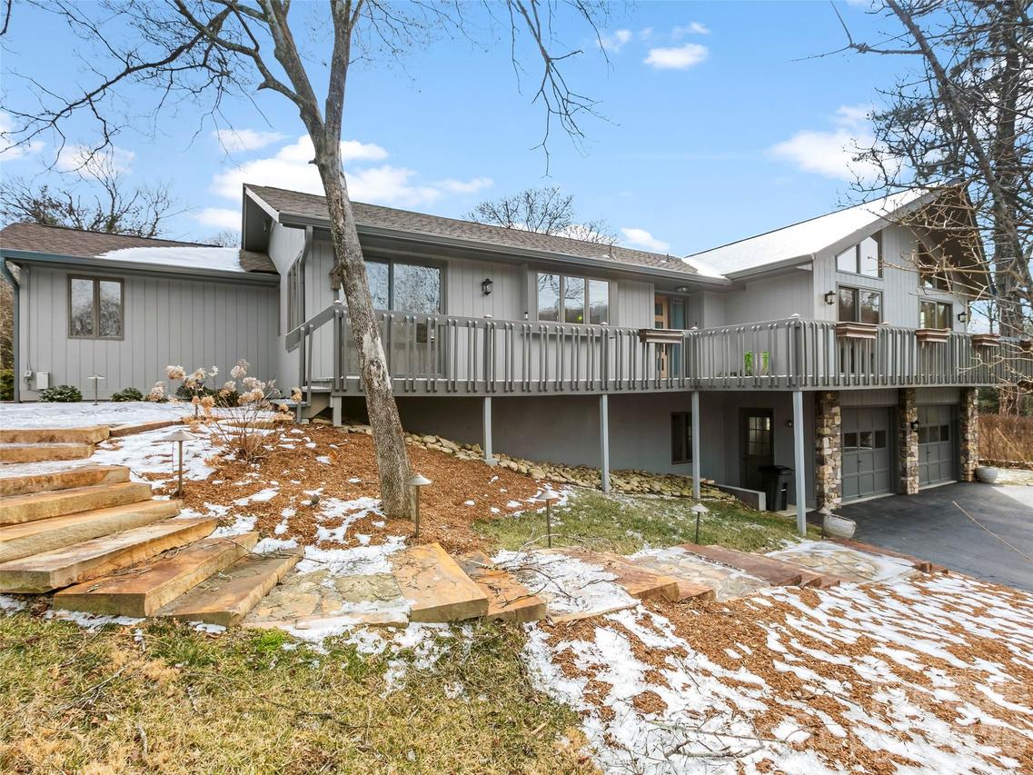 2731 Miller Ln., Hendersonville, NC 28791