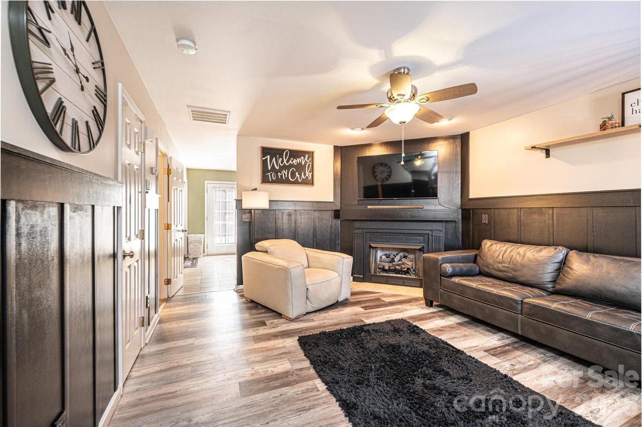 2222 15th Ave., Hickory, NC 28601