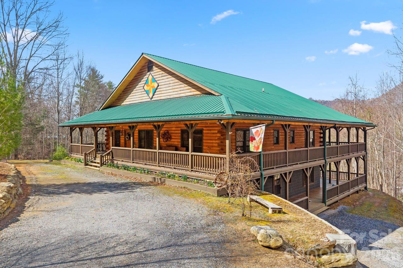 264 Moonbeam Ln., Clyde, NC 28721