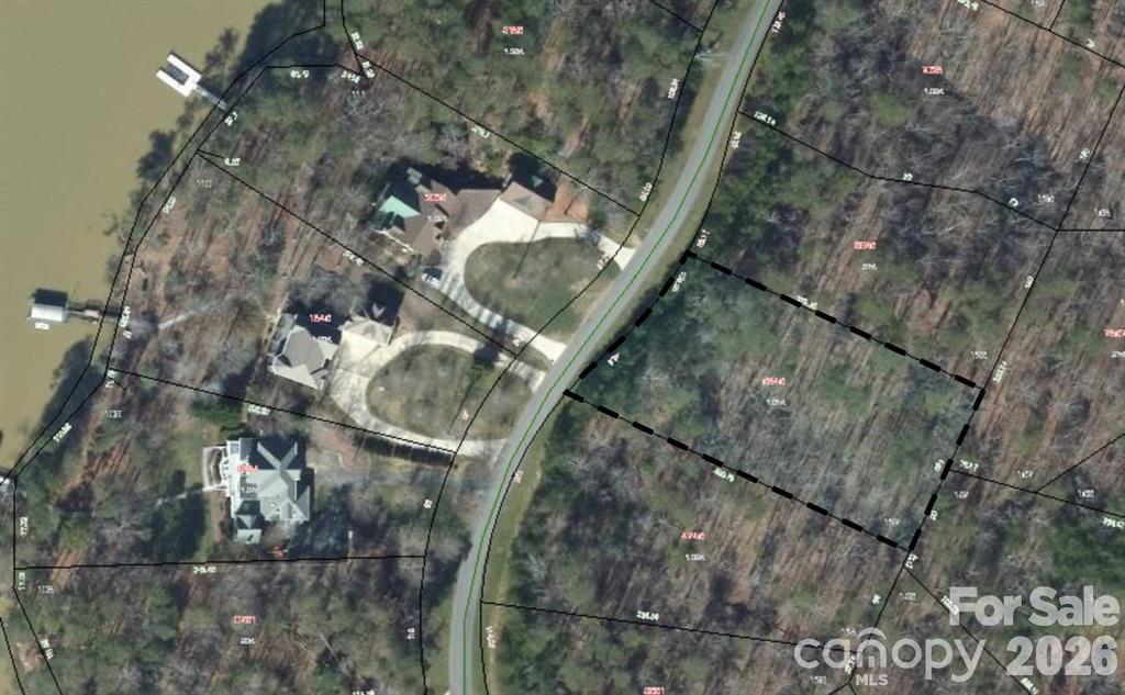 300 Whisper Lake Dr., New London, NC 28127