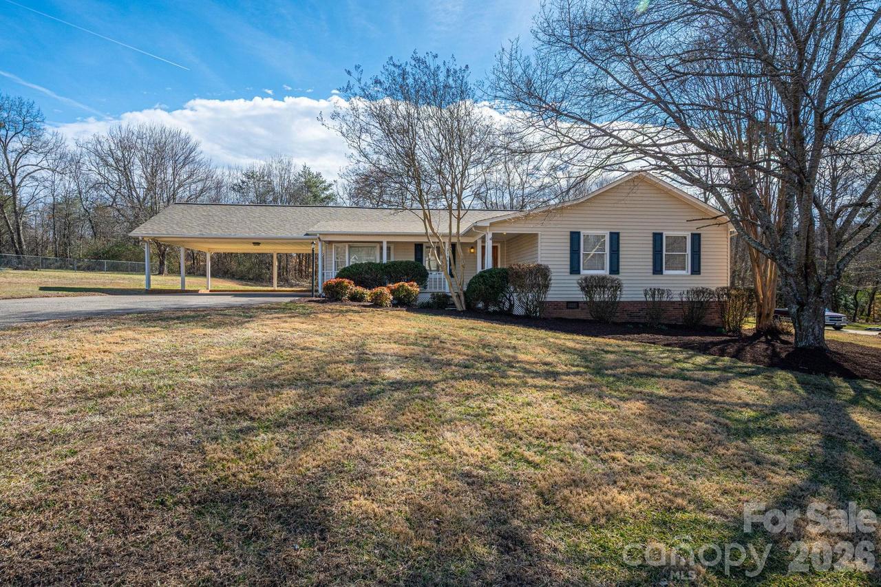 2596 Prince Dr., Lincolnton, NC 28092