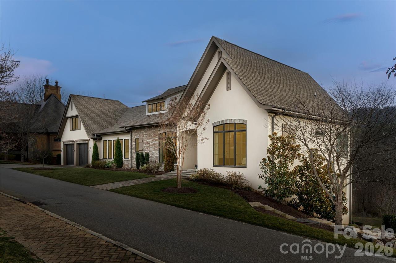 22 Snap Dragon Ct., Asheville, NC 28804