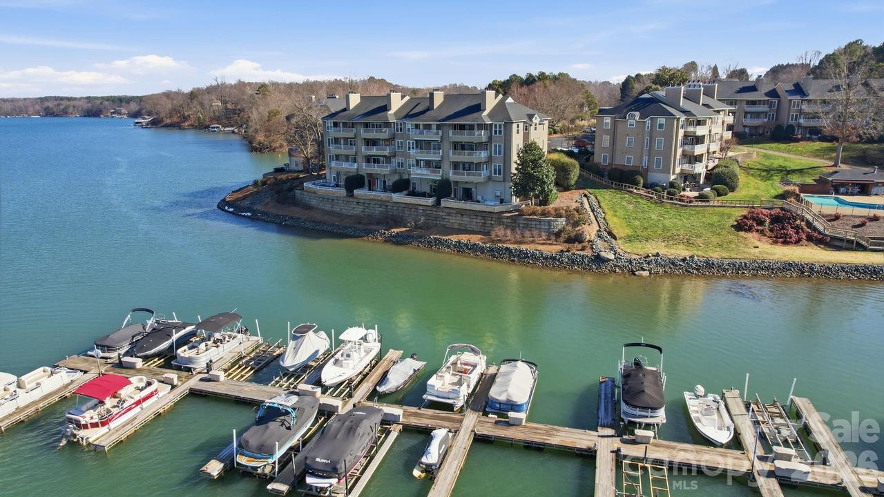 9817 Emerald Point Dr. #9, Charlotte, NC 28278