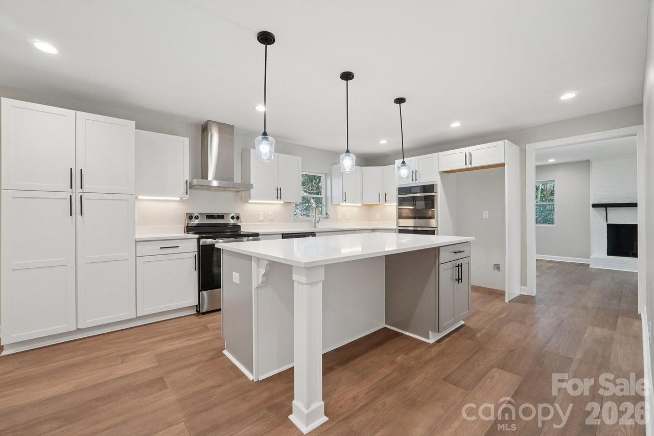 1216 Old Farm Rd., Charlotte, NC 28226
