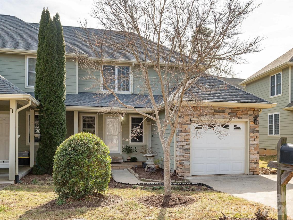 10 Aberdeen Dr., Arden, NC 28704