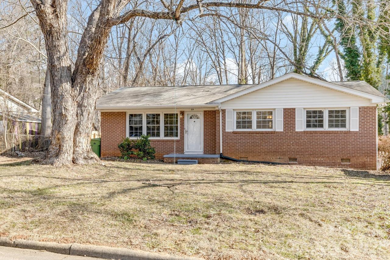64 Pleasant Ridge Dr., Asheville, NC 28805