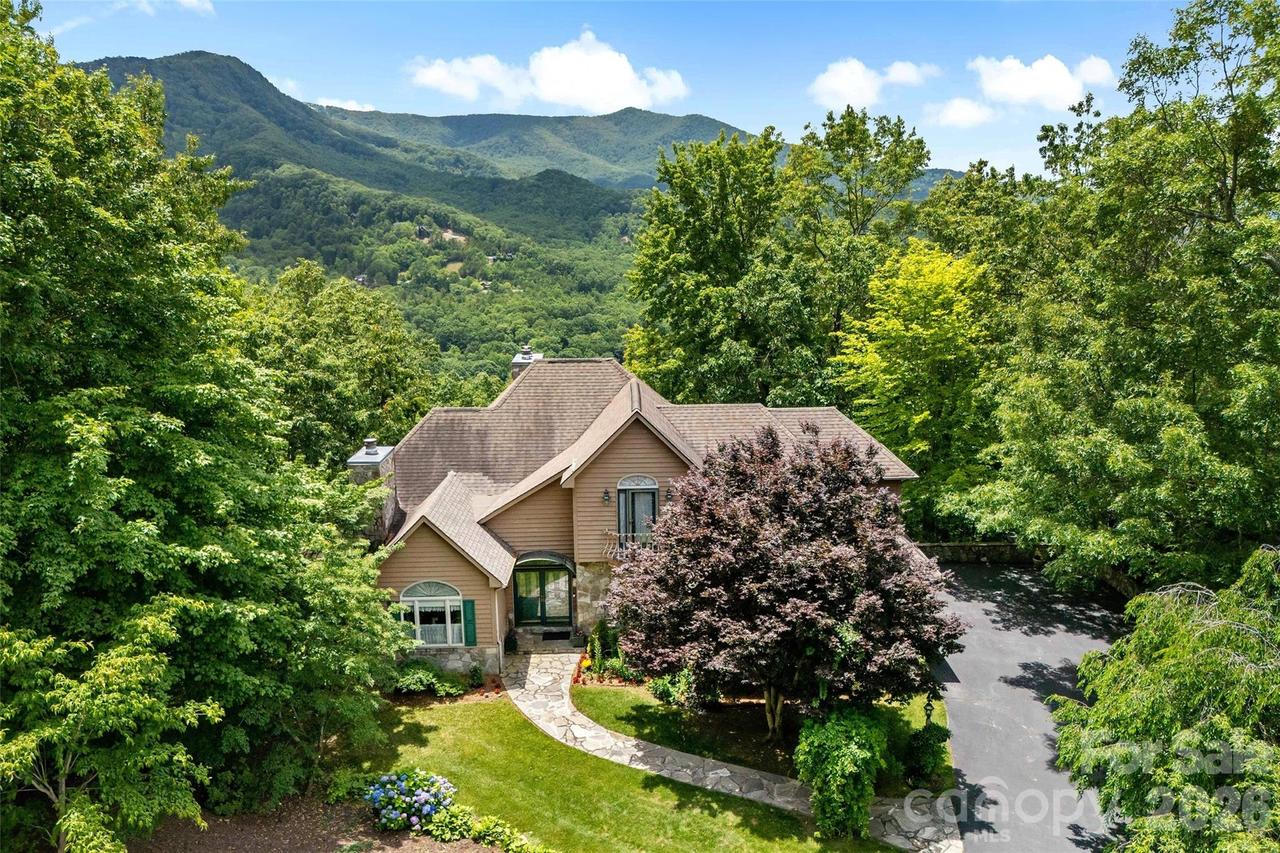 65 Timber Park Dr., Black Mountain, NC 28711