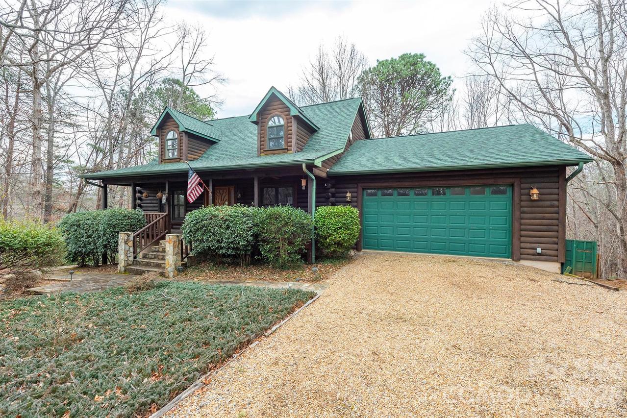 145 Flynn Ct., Lake Lure, NC 28746