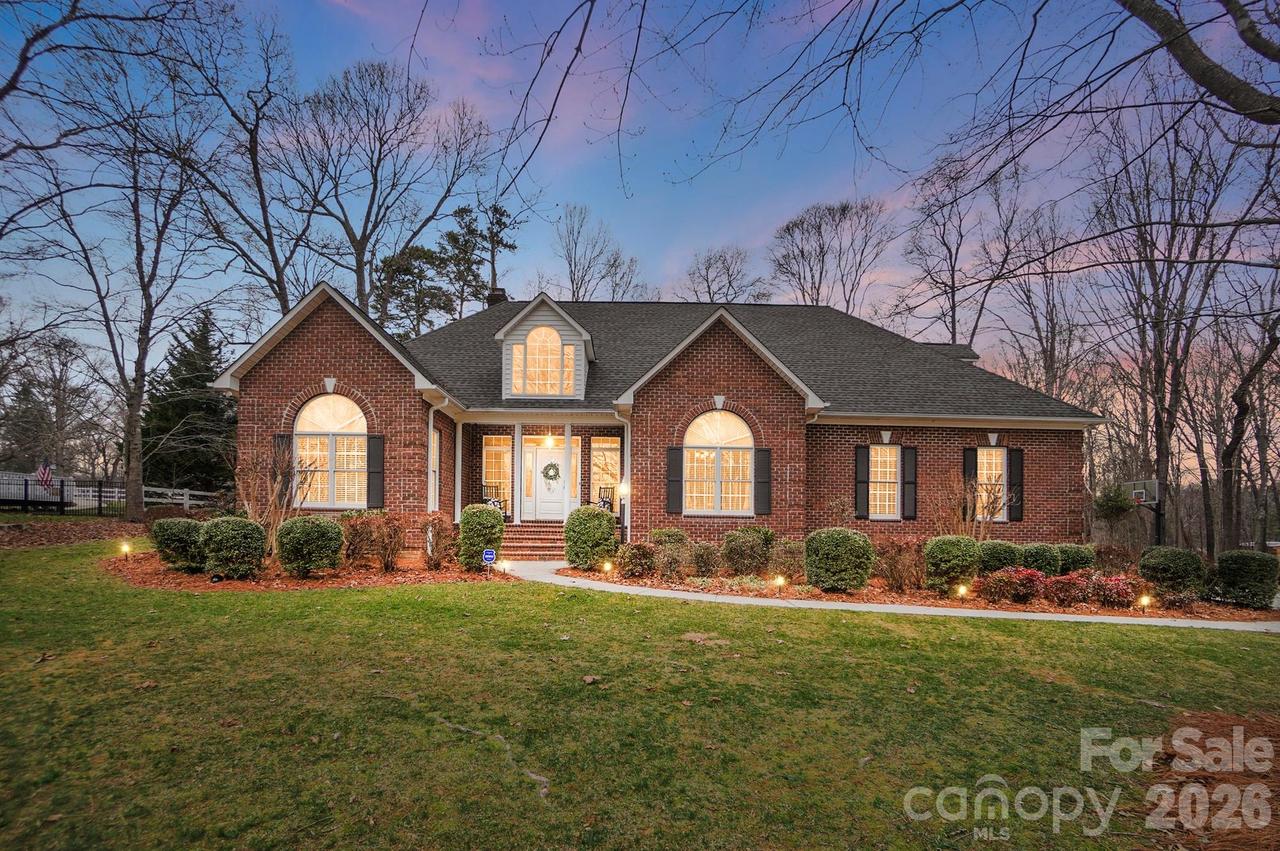 135 Water Oak Ln., Stanfield, NC 28163