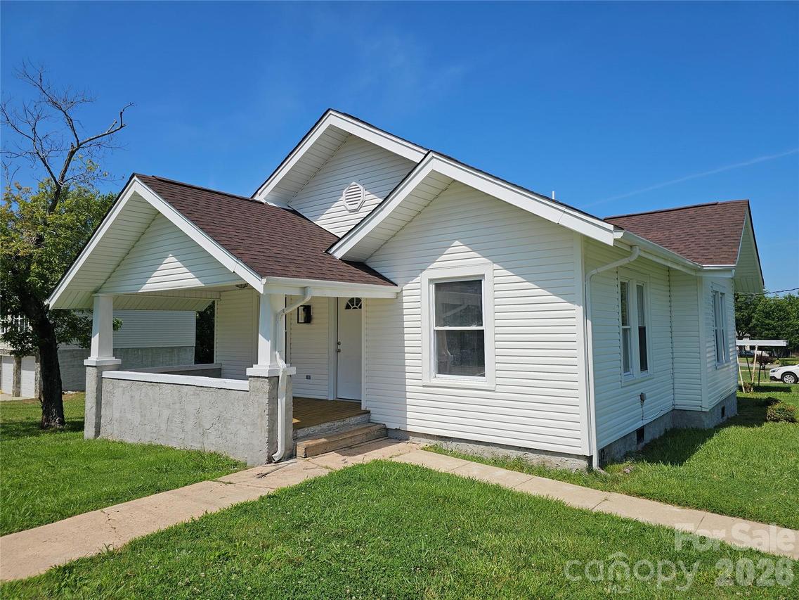 1704 16th St., Hickory, NC 28601