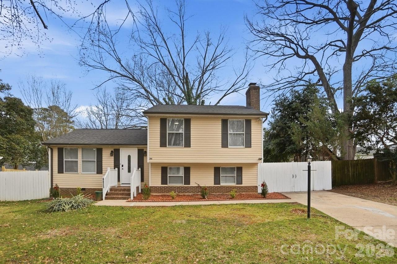 6621 Piney Path Rd., Charlotte, NC 28212