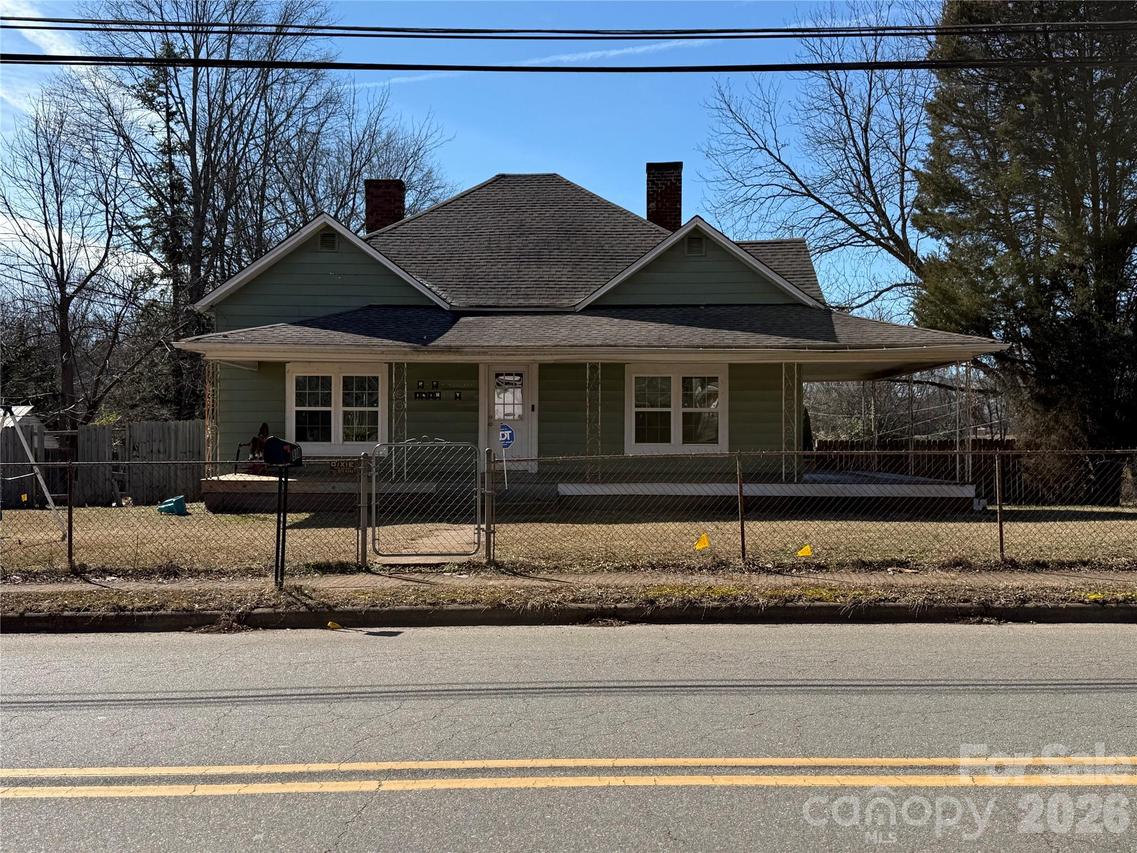 1818 N Rankin Ave., Newton, NC 28658