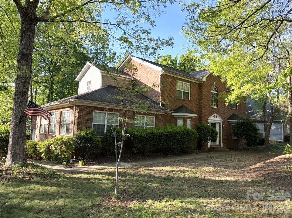 4926 Ardenwoods Dr., Charlotte, NC 28215