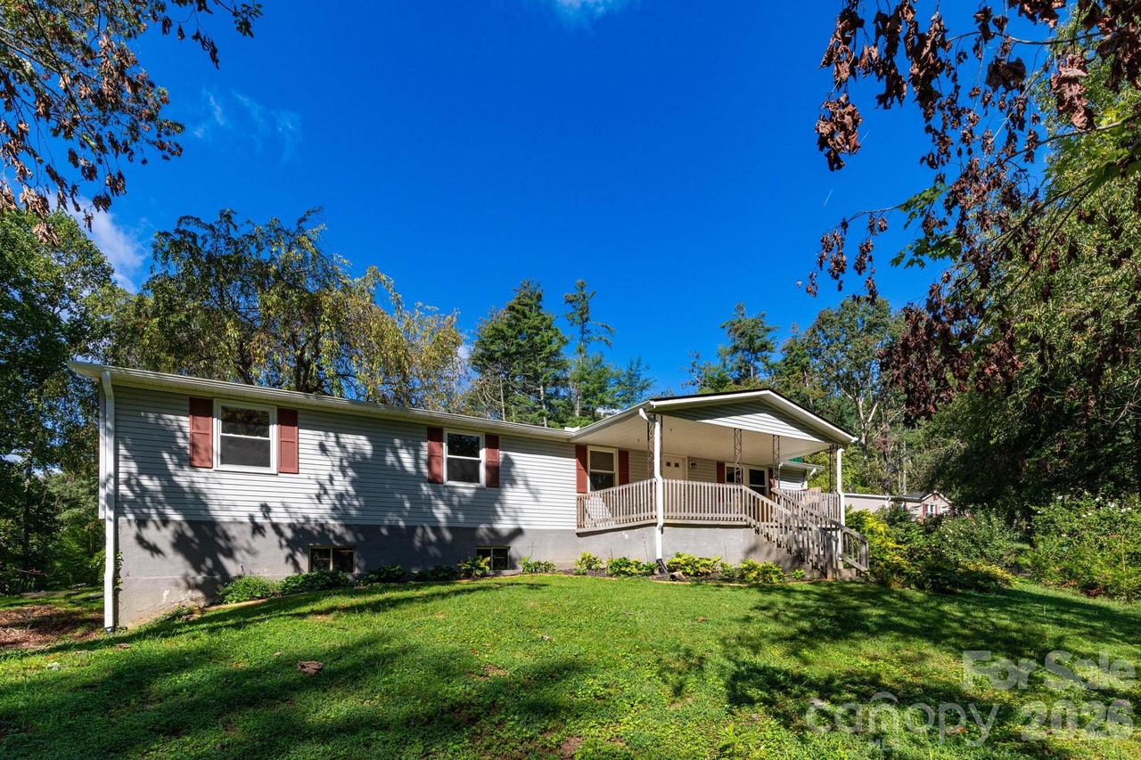 38 Mountainberry Ln., Fairview, NC 28730