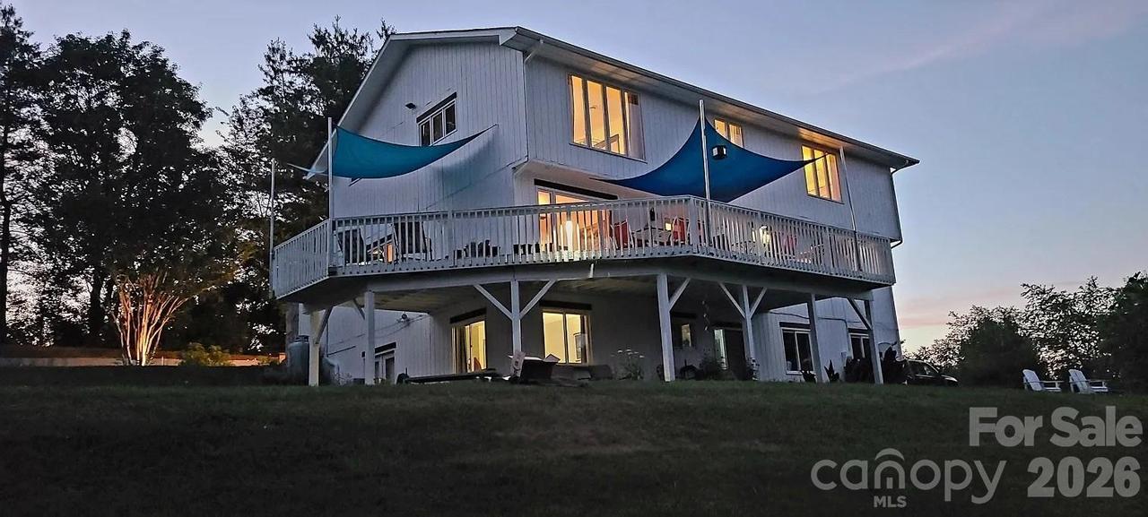 3 W Rolling Meadows Ln., Weaverville, NC 28787