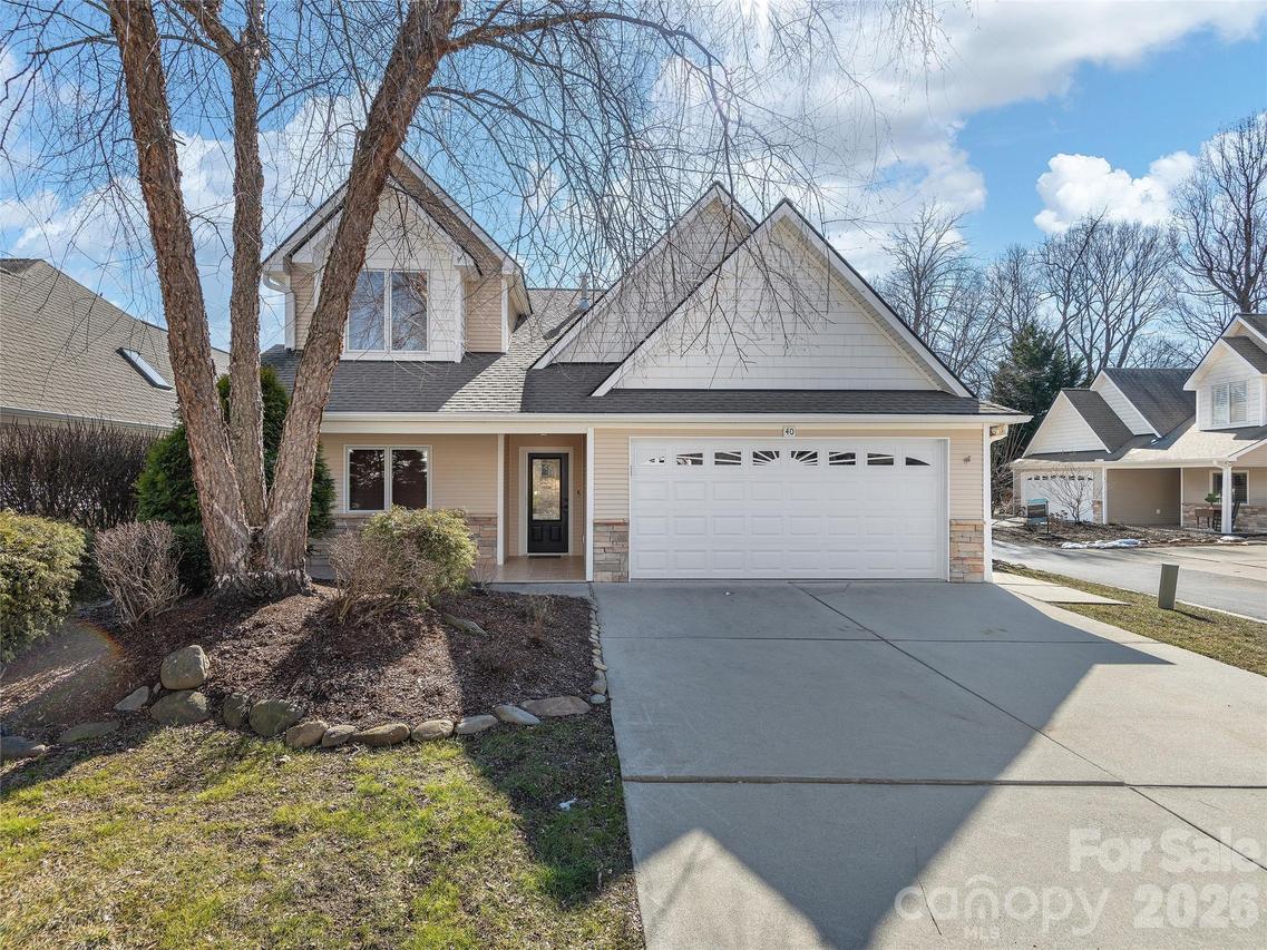 40 Beekeeper Tr., Swannanoa, NC 28778