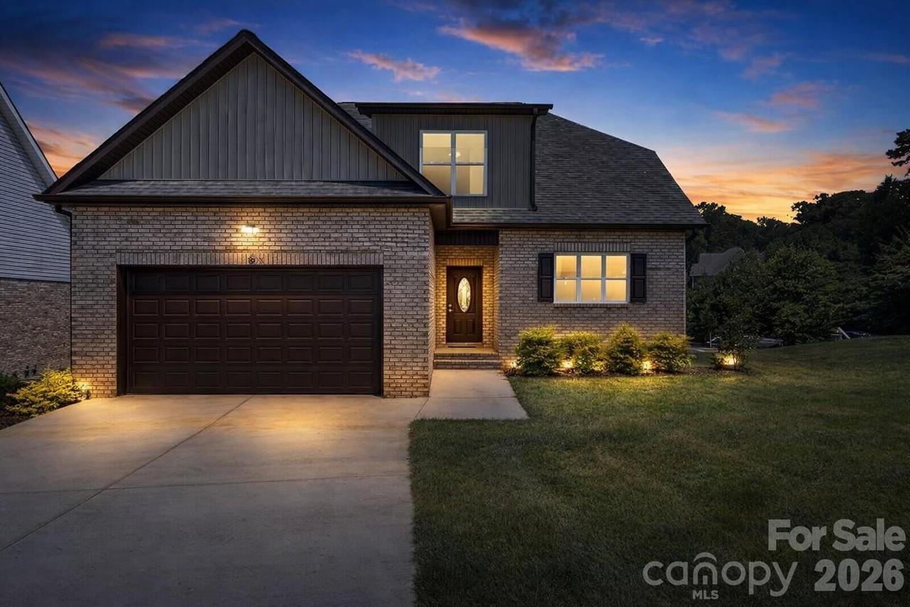 1033 12th Avenue Dr., Hickory, NC 28601