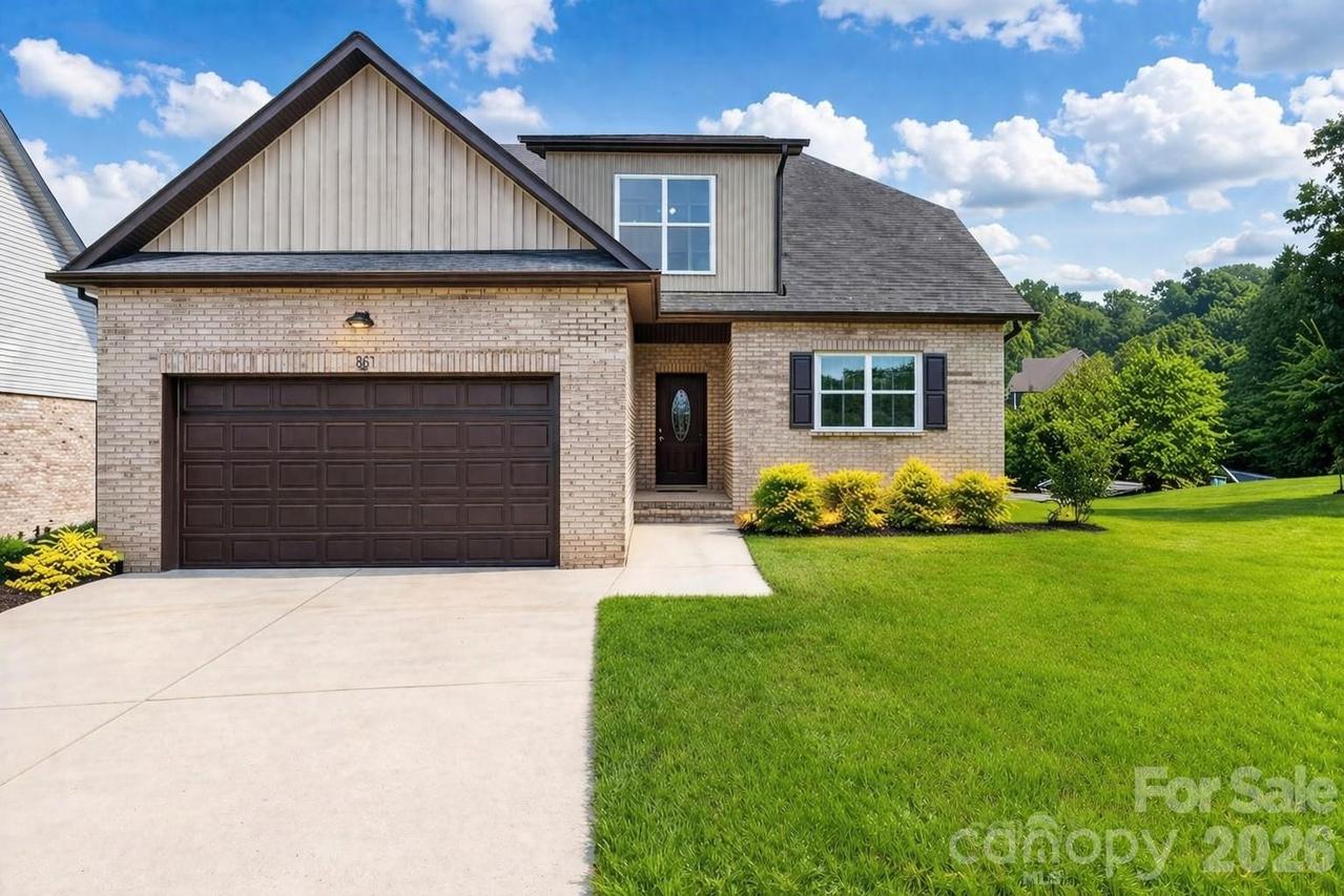 1033 12th Avenue Dr., Hickory, NC 28601