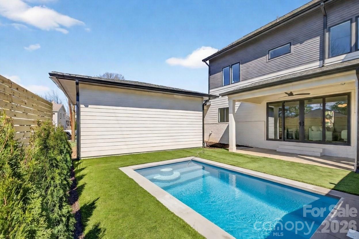 400 Dover Ave., Charlotte, NC 28209