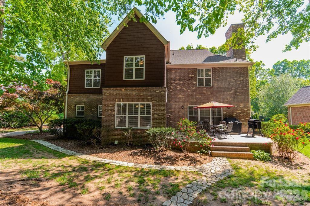 4599 Rustling Woods Dr., Denver, NC 28037