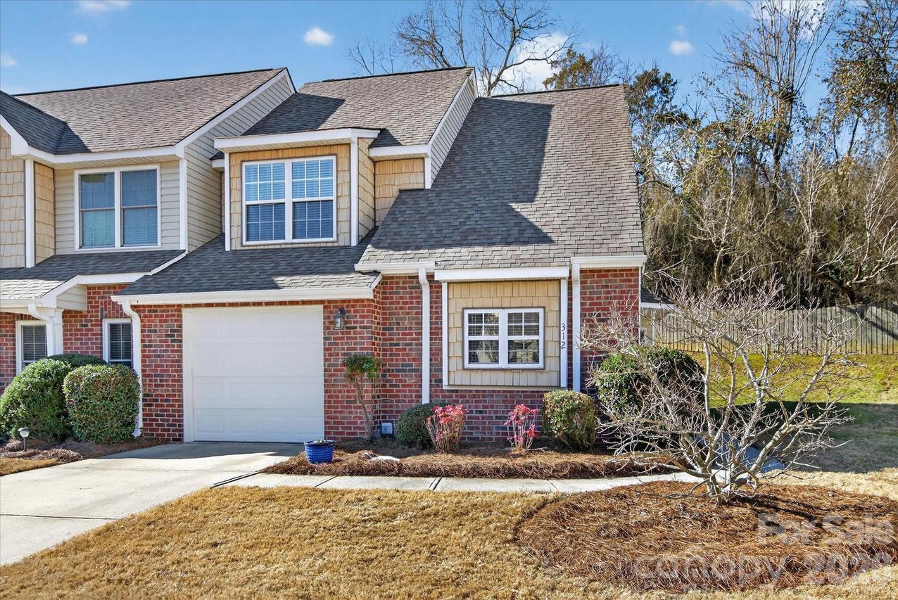 312 Valley Brook Ln., Concord, NC 28025