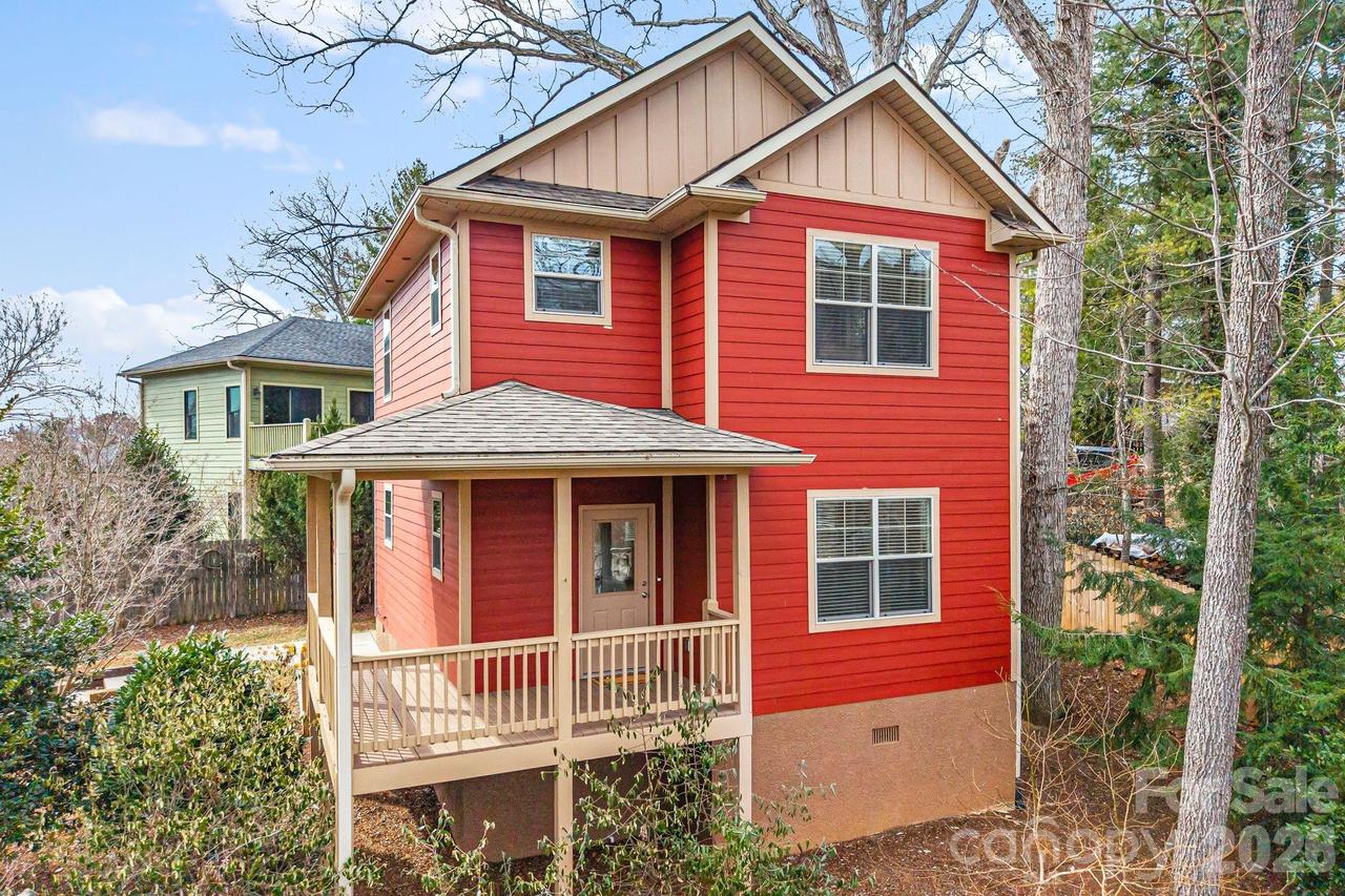 8 Thurland Ave., Asheville, NC 28803
