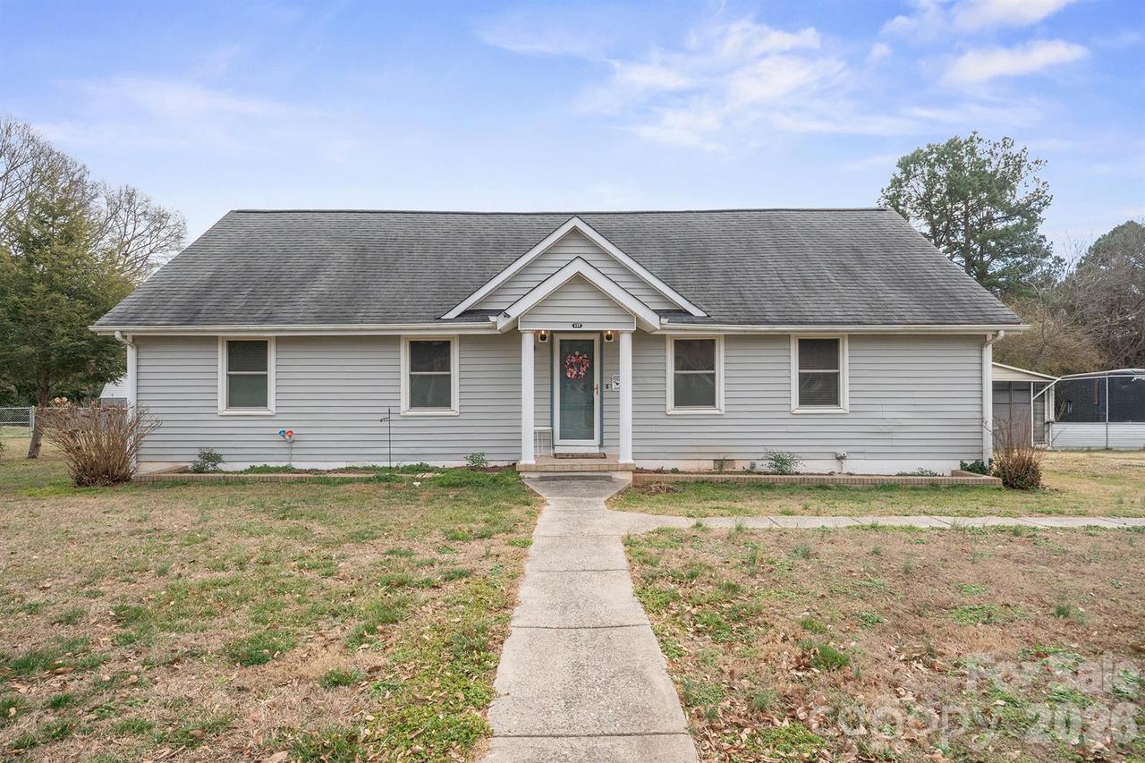 117 Hillcrest Dr., Bessemer City, NC 28016