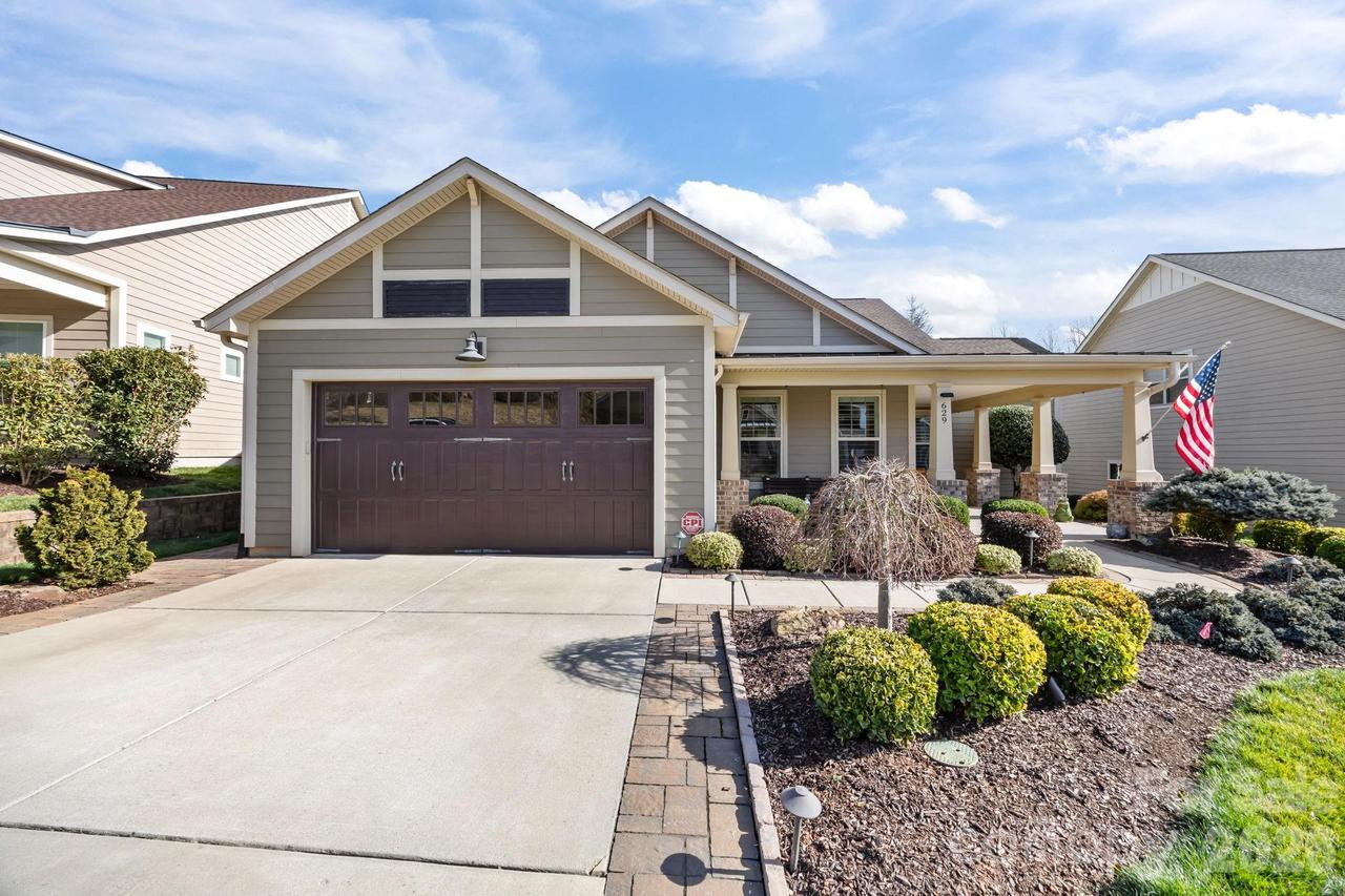 629 Tallulah Falls Dr., Denver, NC 28037