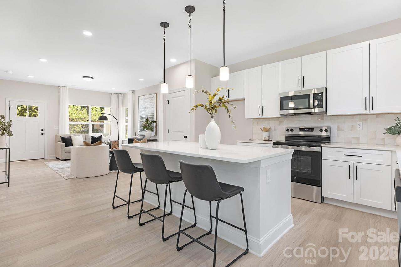 4015 Oakdale Rd., Charlotte, NC 28216