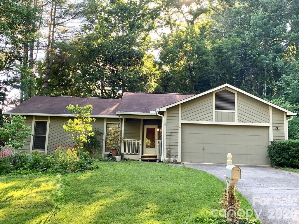 8 Turkey Toe Ln., Arden, NC 28704