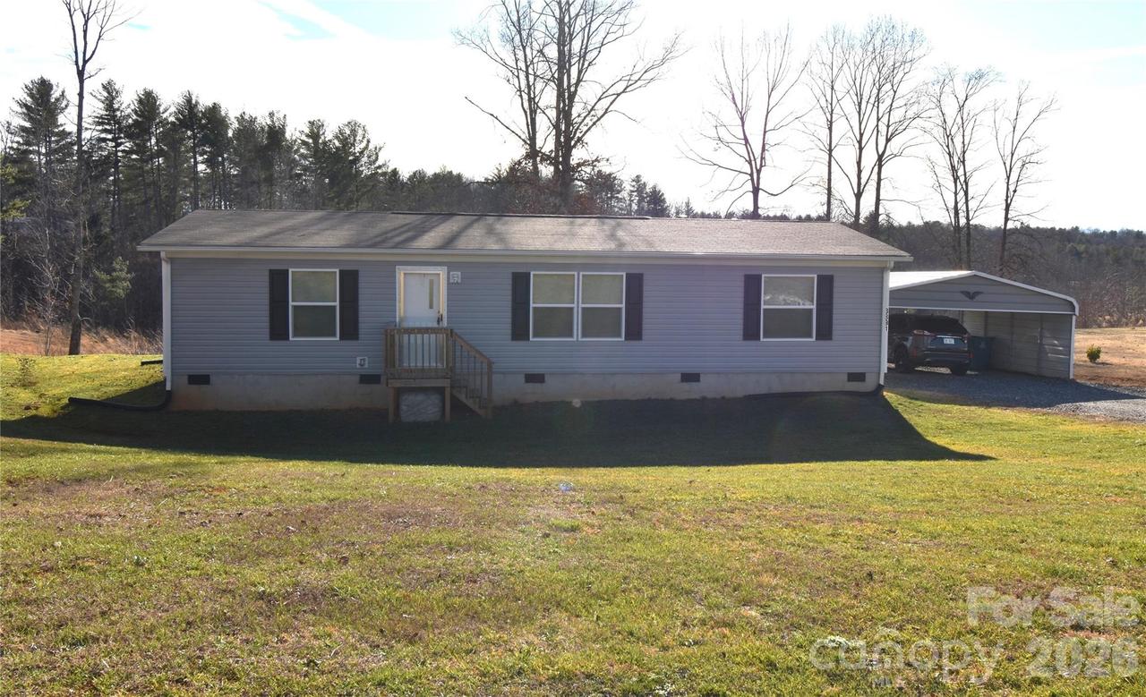 3891 Goshawk Dr., Lenoir, NC 28645