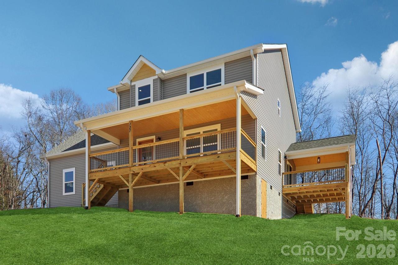 127 Lincoln Ridge Dr., Candler, NC 28715