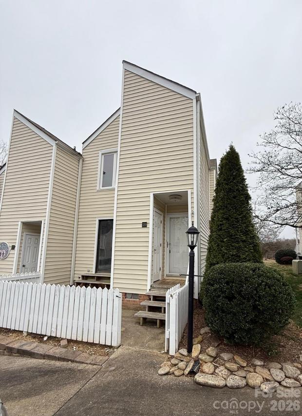 220 Wildwood Dr., Salisbury, NC 28146