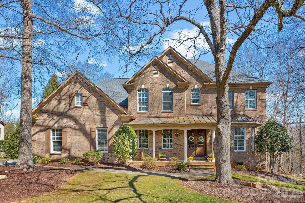 8238 Victoria Lake Dr., Waxhaw, NC 28173
