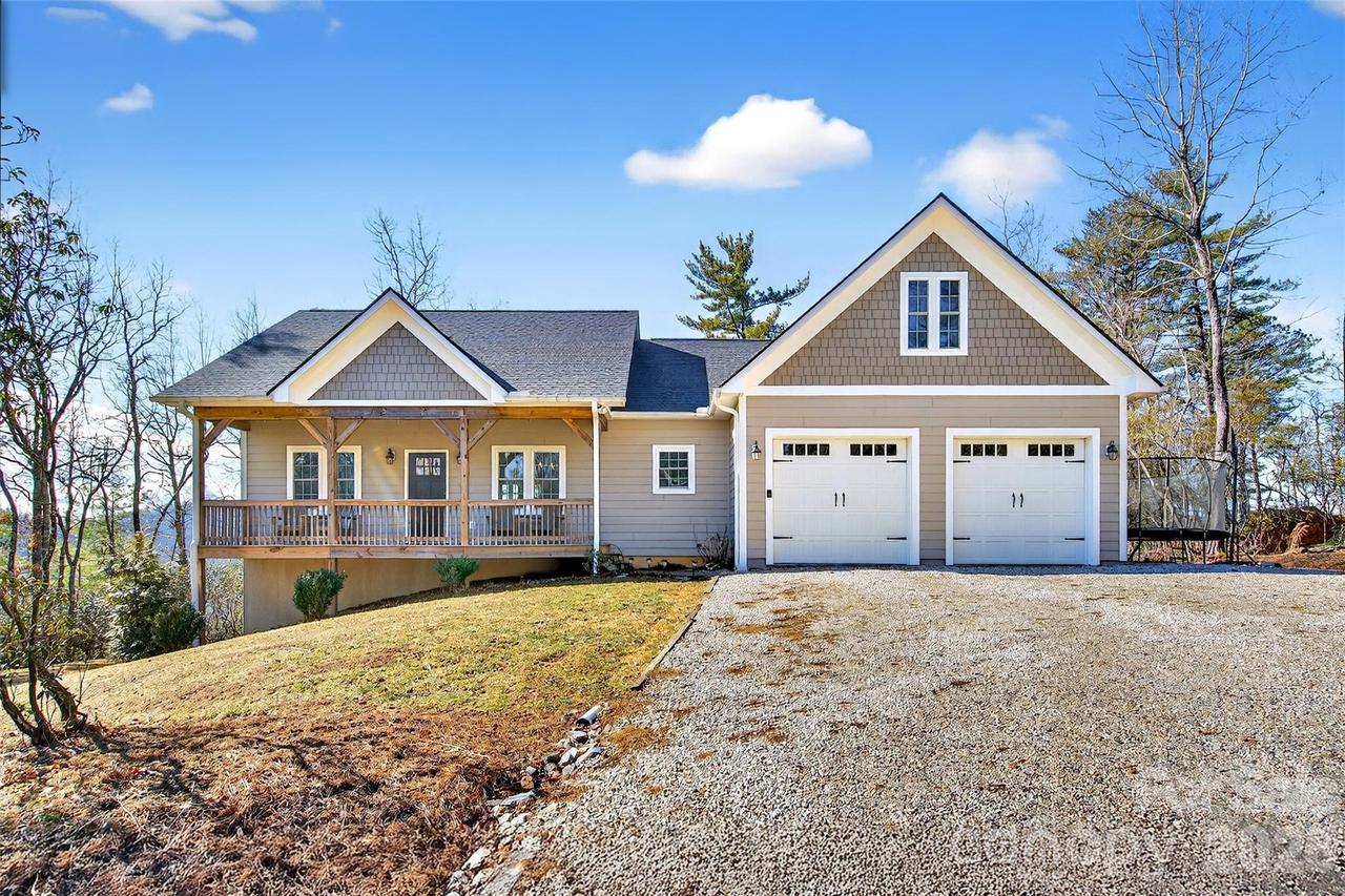 111 Wipprecht Dr., Spruce Pine, NC 28777