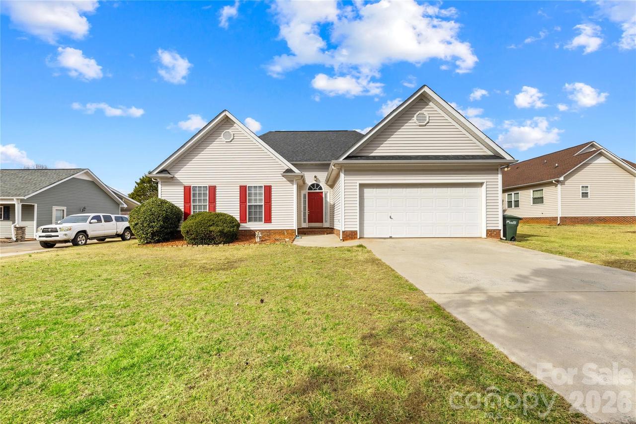 2204 River Chase Dr., Monroe, NC 28110