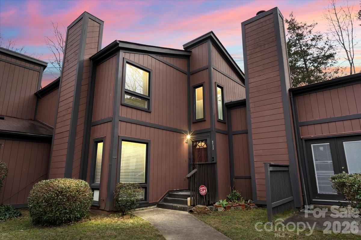 6123 Honeysuckle Ln., Charlotte, NC 28212
