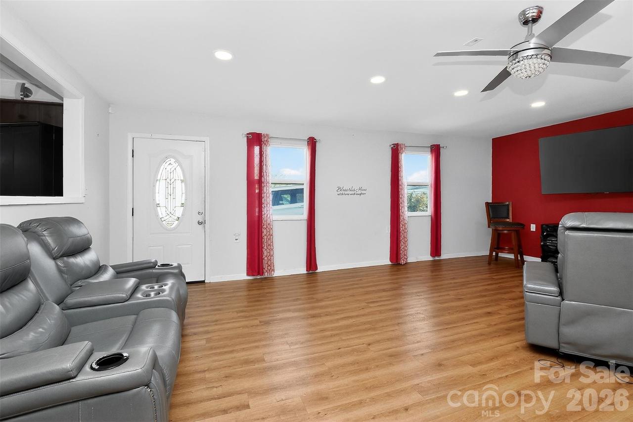 5525 Alpine Ln., Charlotte, NC 28269