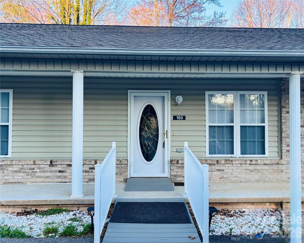 160 Whispering Pines Dr., Marion, NC 28752