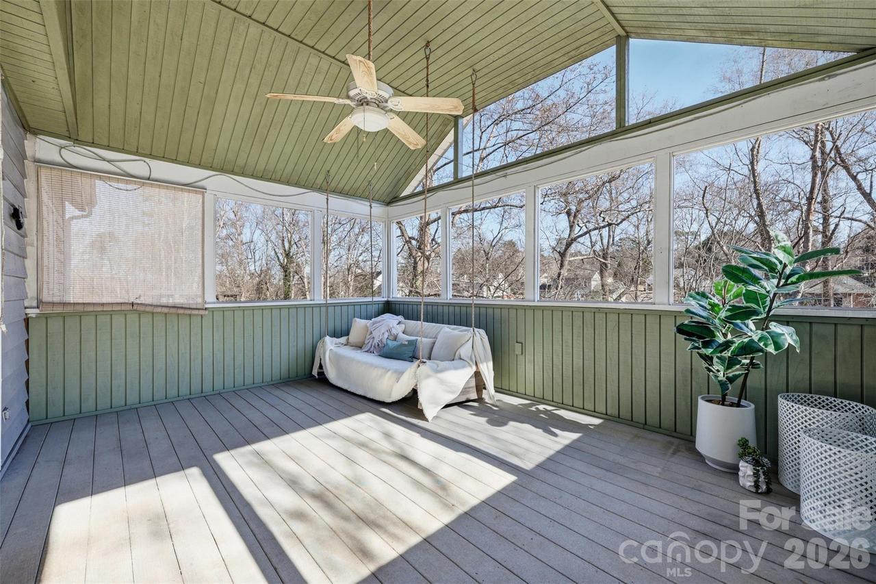 5969 Gold Creek Estate Dr., Hickory, NC 28601