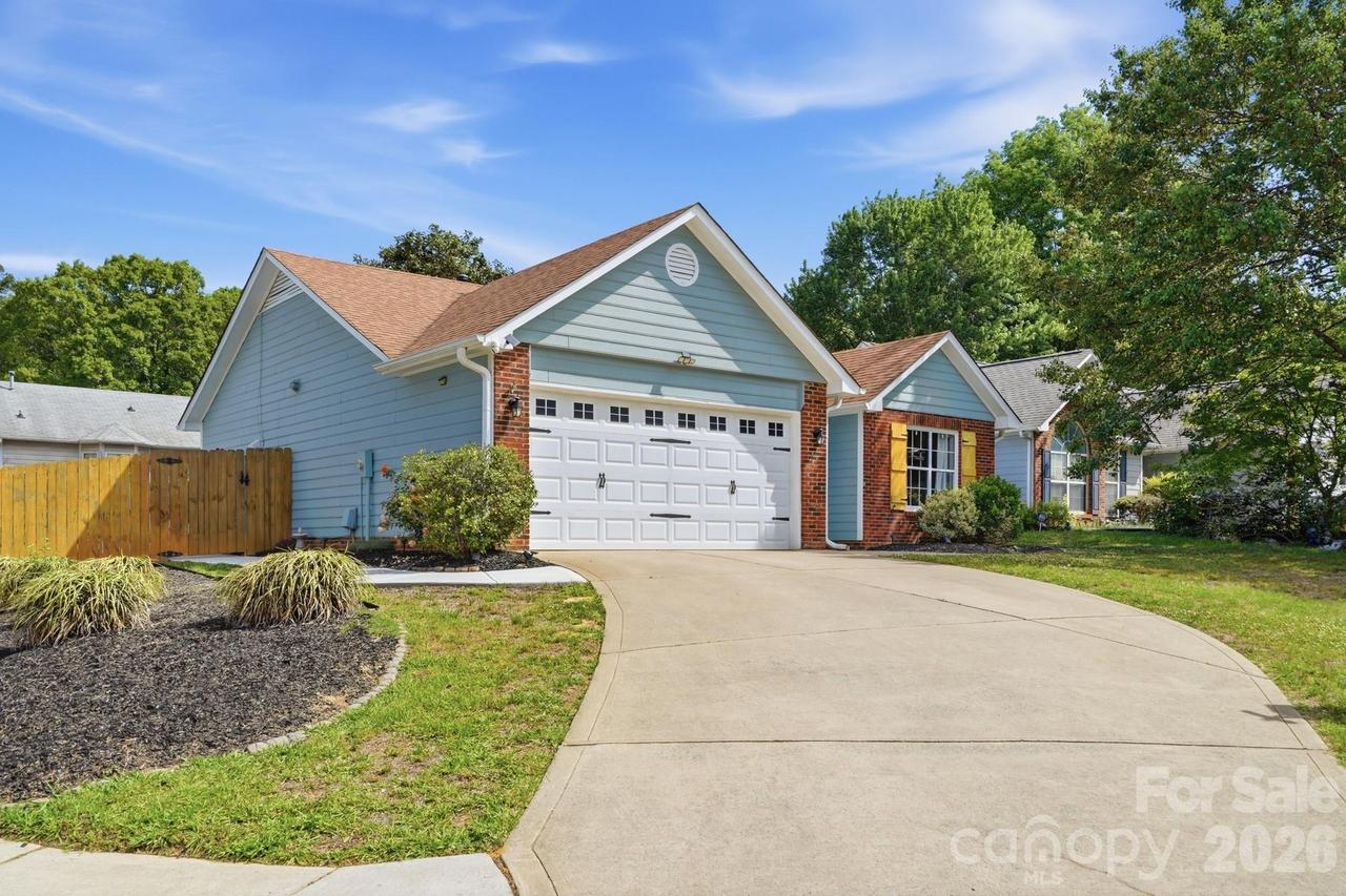 5908 Heathrow Ct., Monroe, NC 28110