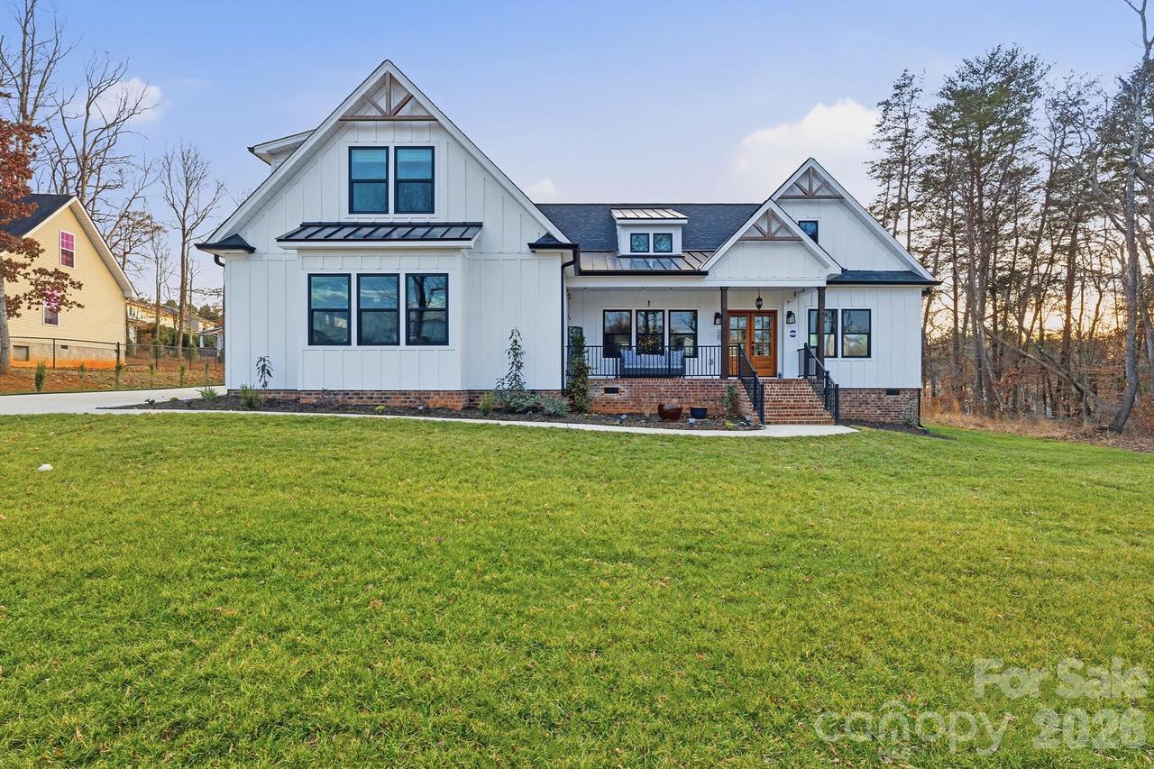 3207 Frazier Dr., Claremont, NC 28610