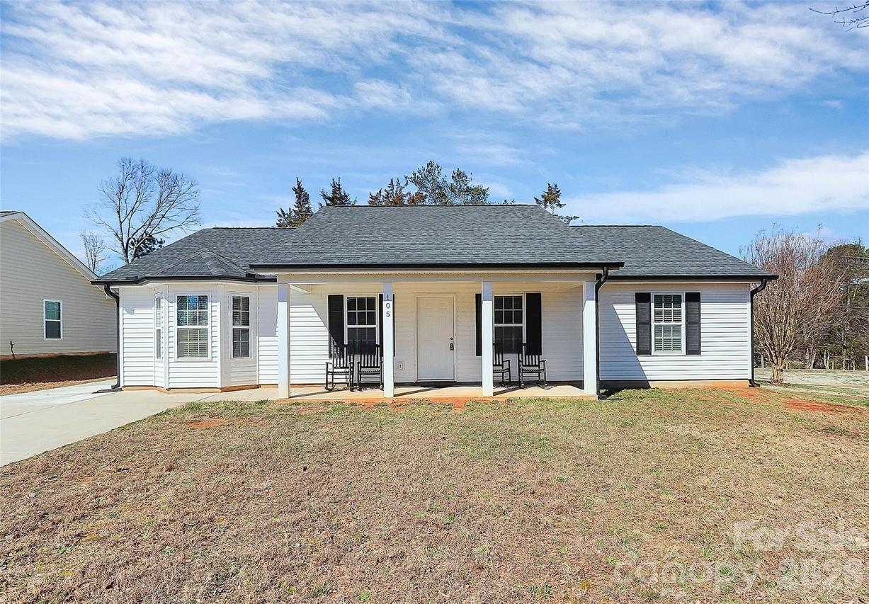 105 Ace Ave., Dallas, NC 28034