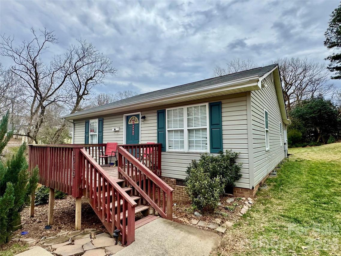 1019 W 7th Ave., Gastonia, NC 28052