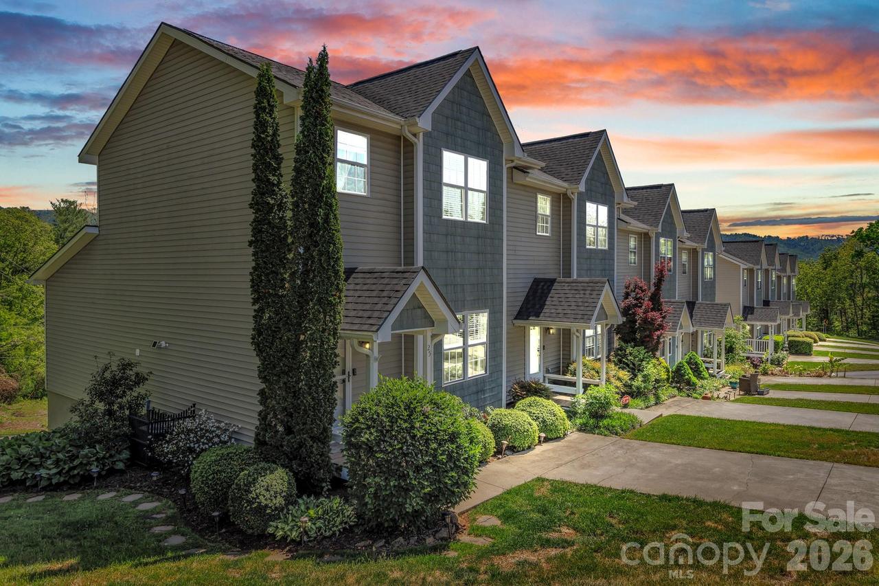 25 Union Chapel Rd., Weaverville, NC 28787